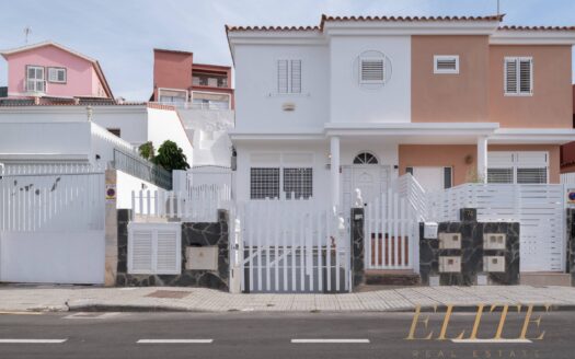 Semi-detached house in San Fernando