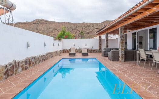 Pareado en Tauro-Playa del Cura